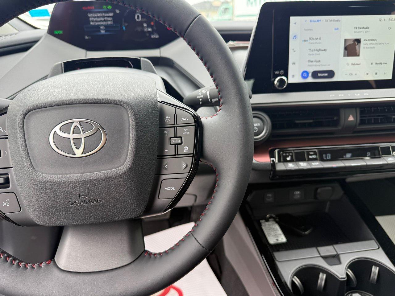 2025 Toyota Prius Plug-In Hybrid SE Photo