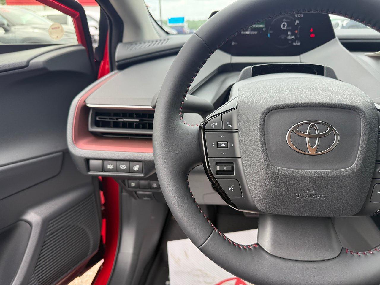 2025 Toyota Prius Plug-In Hybrid SE Photo