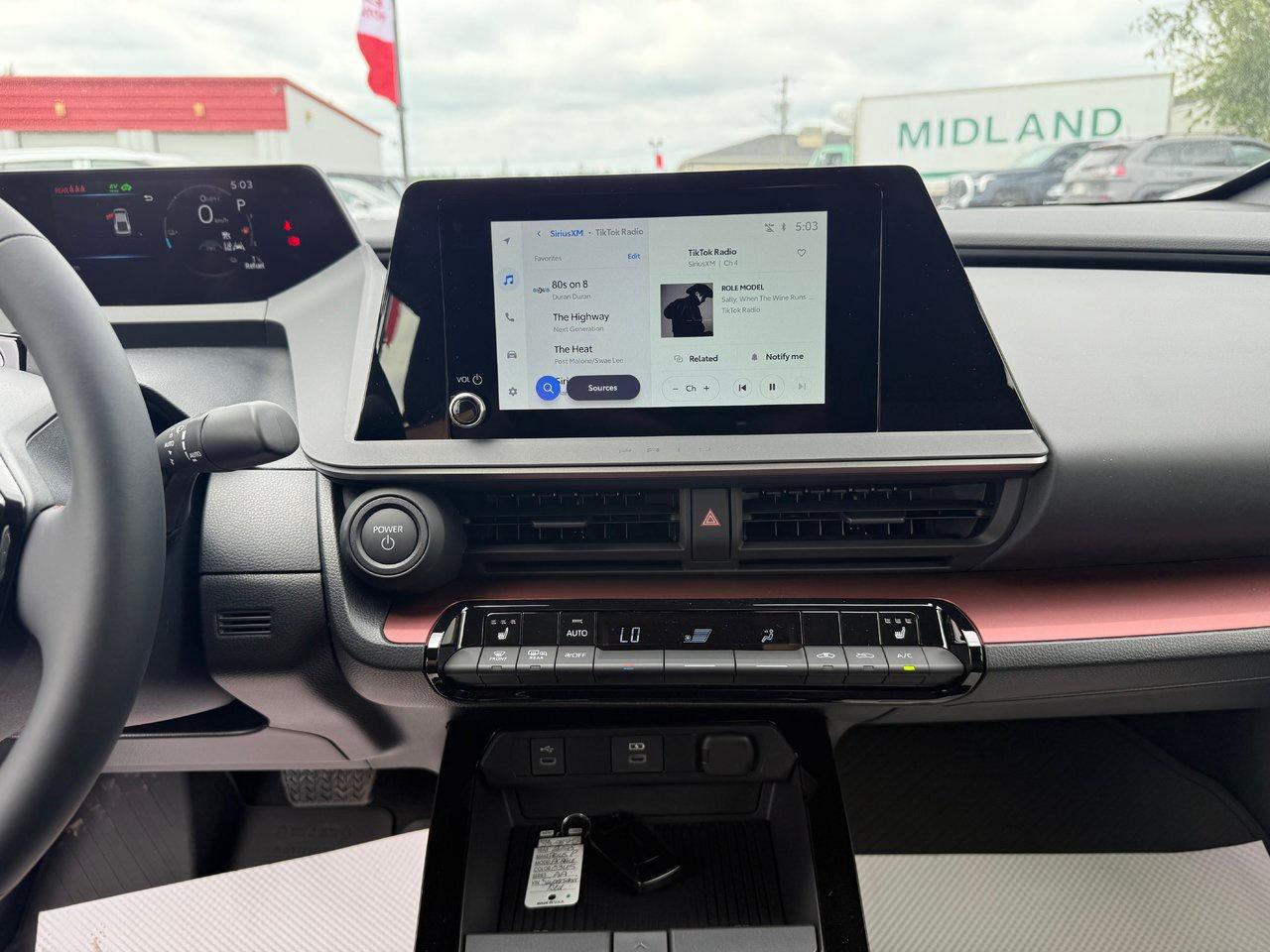 2025 Toyota Prius Plug-In Hybrid SE Photo
