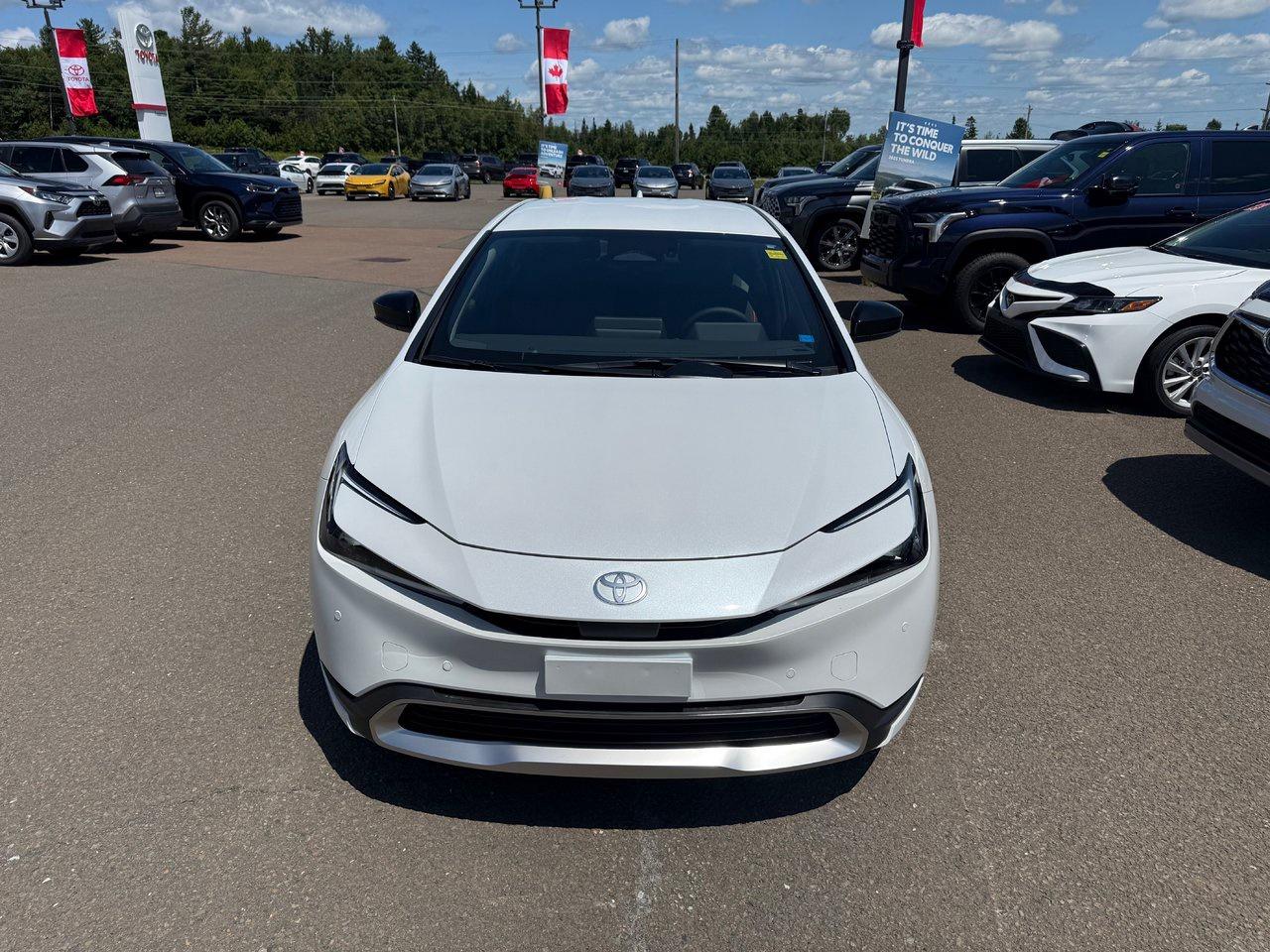 2025 Toyota Prius Plug-In Hybrid SE Photo1