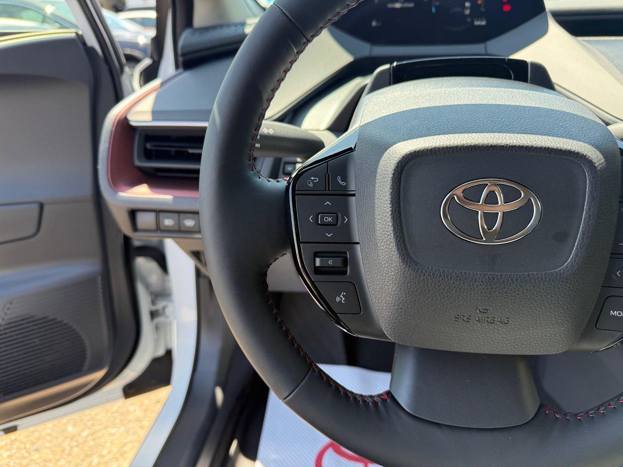2025 Toyota Prius Plug-In Hybrid SE Photo