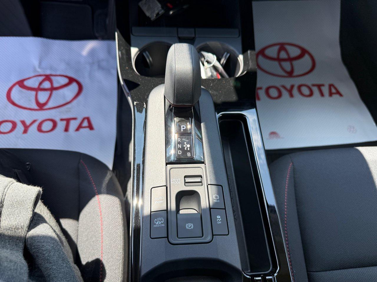 2025 Toyota Prius Plug-In Hybrid SE Photo