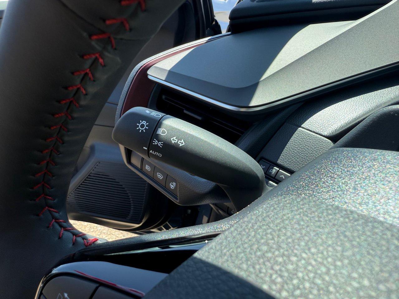 2025 Toyota Prius Plug-In Hybrid XSE Photo