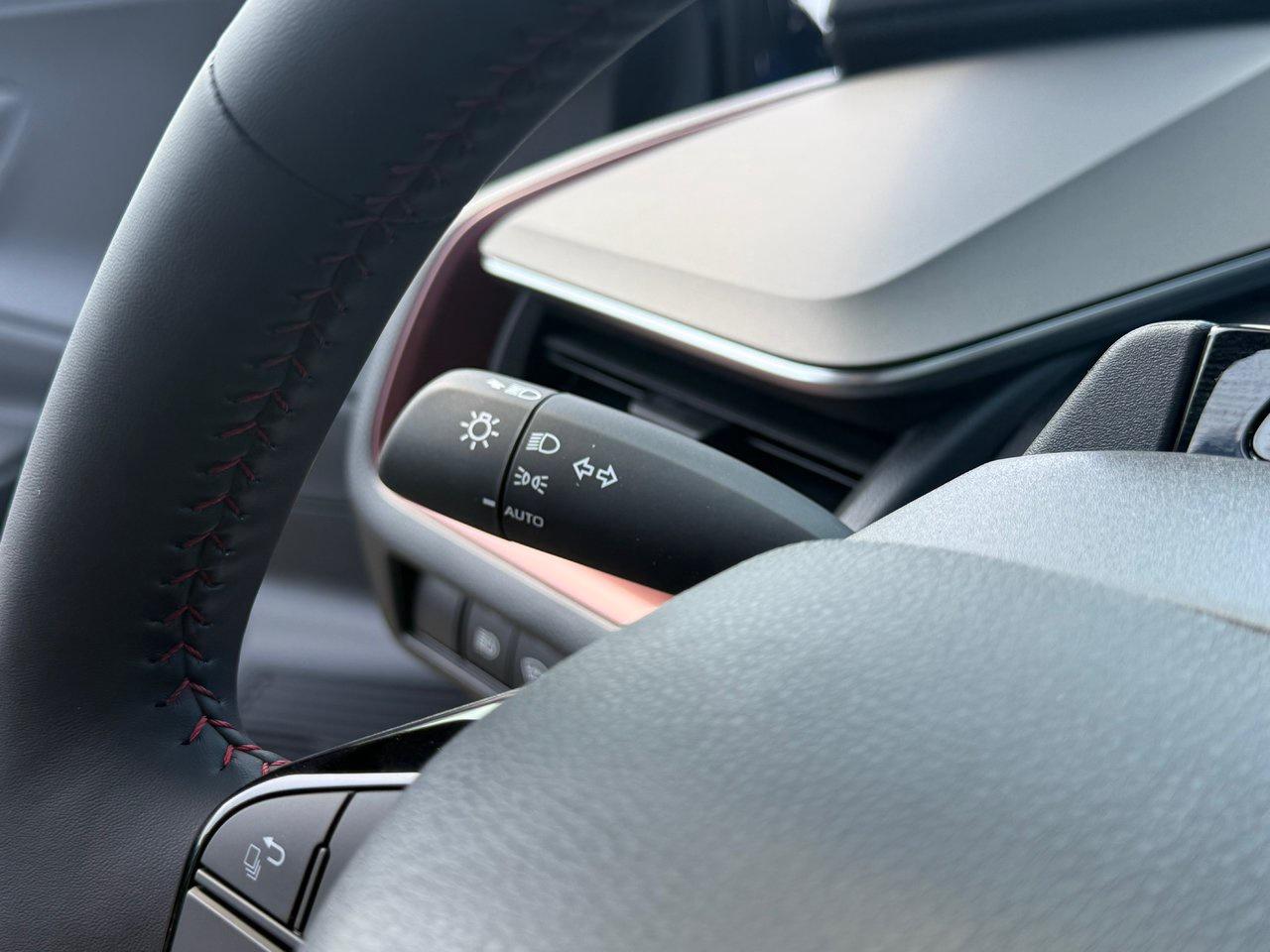 2025 Toyota Prius Plug-In Hybrid XSE Photo