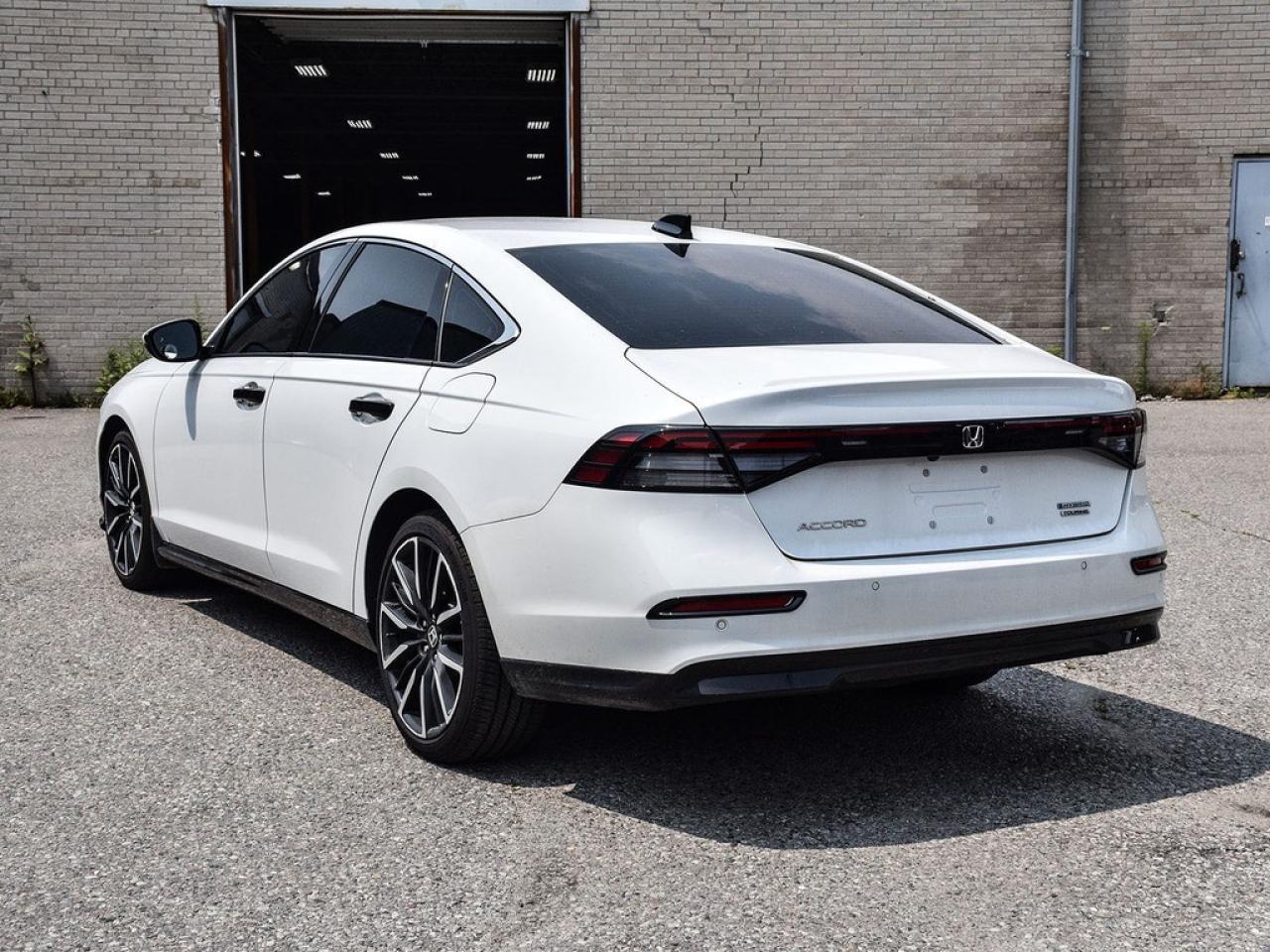 2023 Honda Accord Hybrid Touring CVT Hybrid Sedan Photo