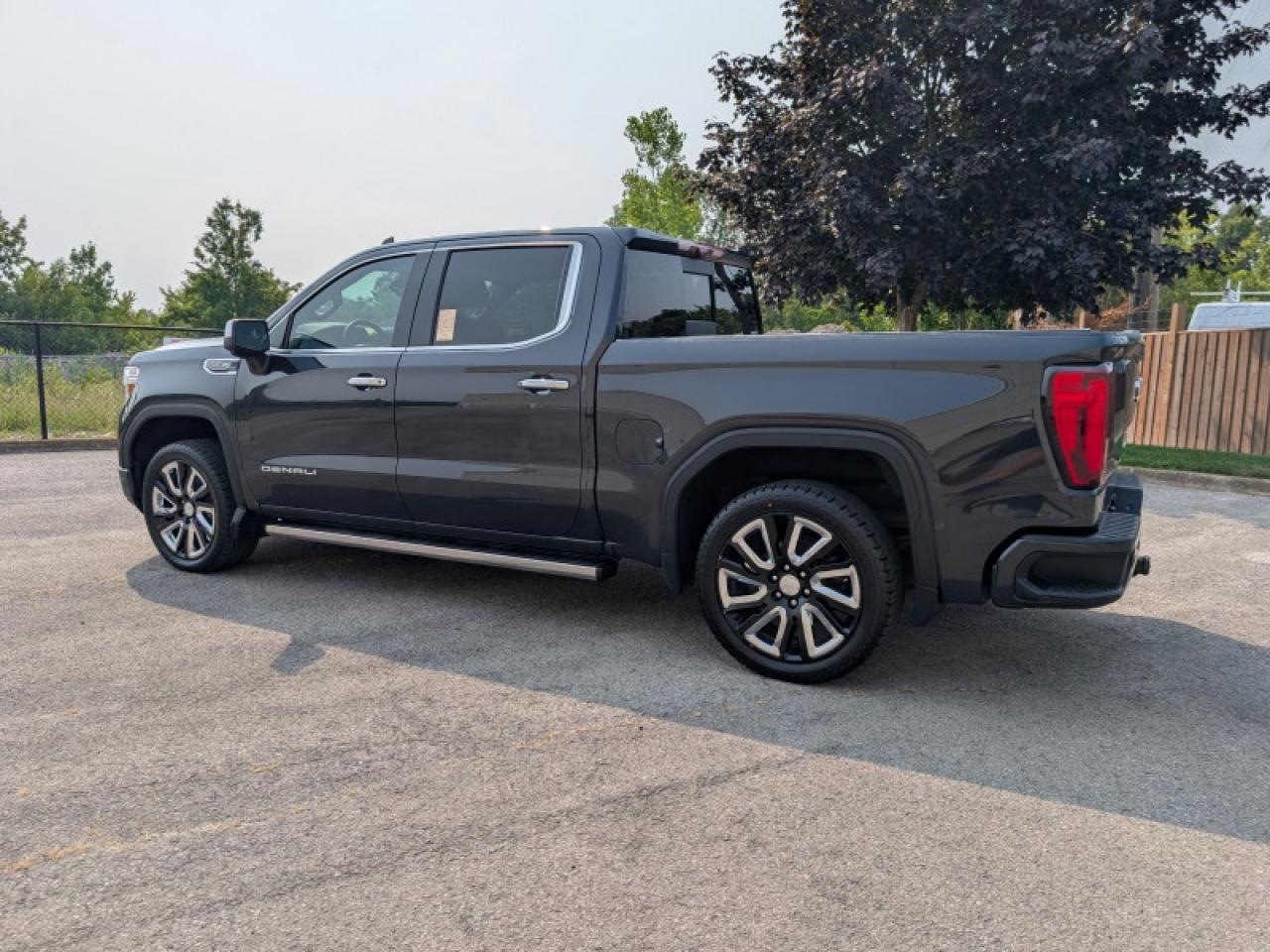 2020 GMC Sierra 1500 Denali Ultimate  **PERFORMANCE UPGRADE PKG** Photo2