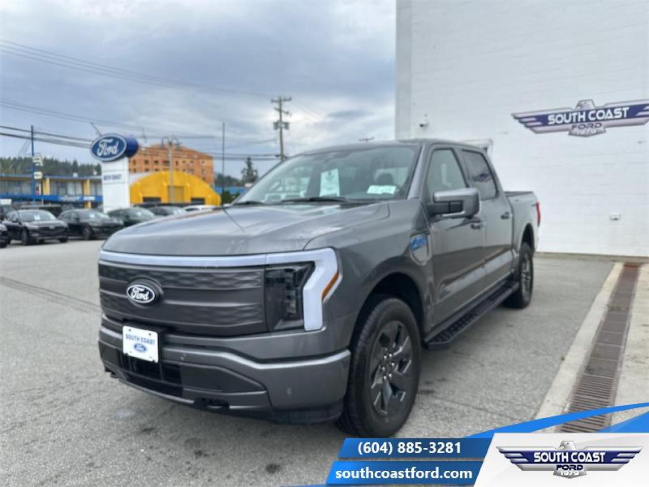 2025 Ford F-150 Lightning Lariat Photo0