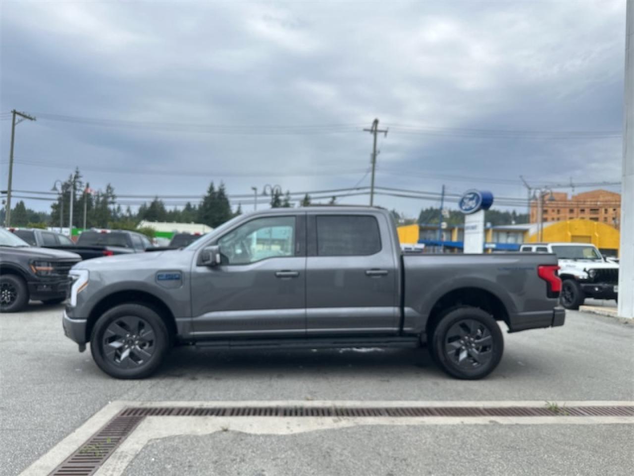 2025 Ford F-150 Lightning Lariat Photo