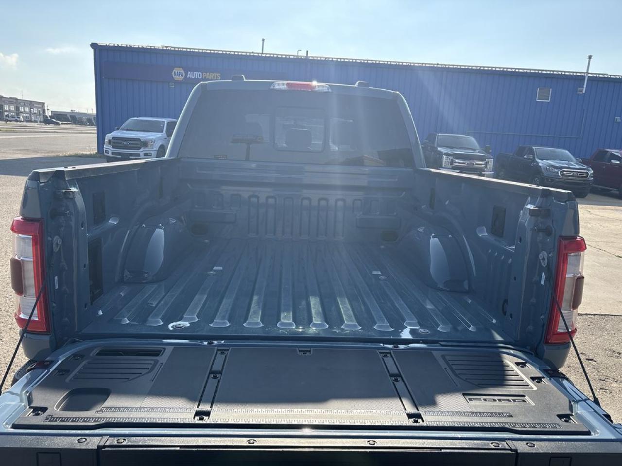 2023 Ford F-150 Lariat Photo5