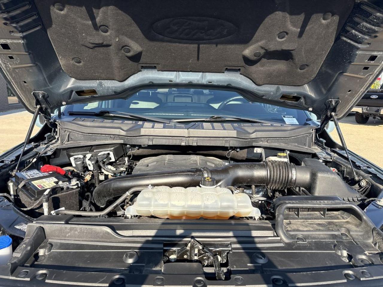 2023 Ford F-150 Lariat Photo5