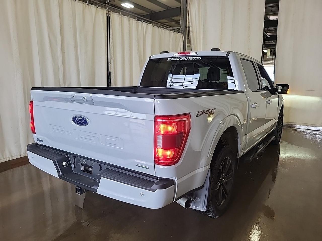 2021 Ford F-150 XLT Photo2