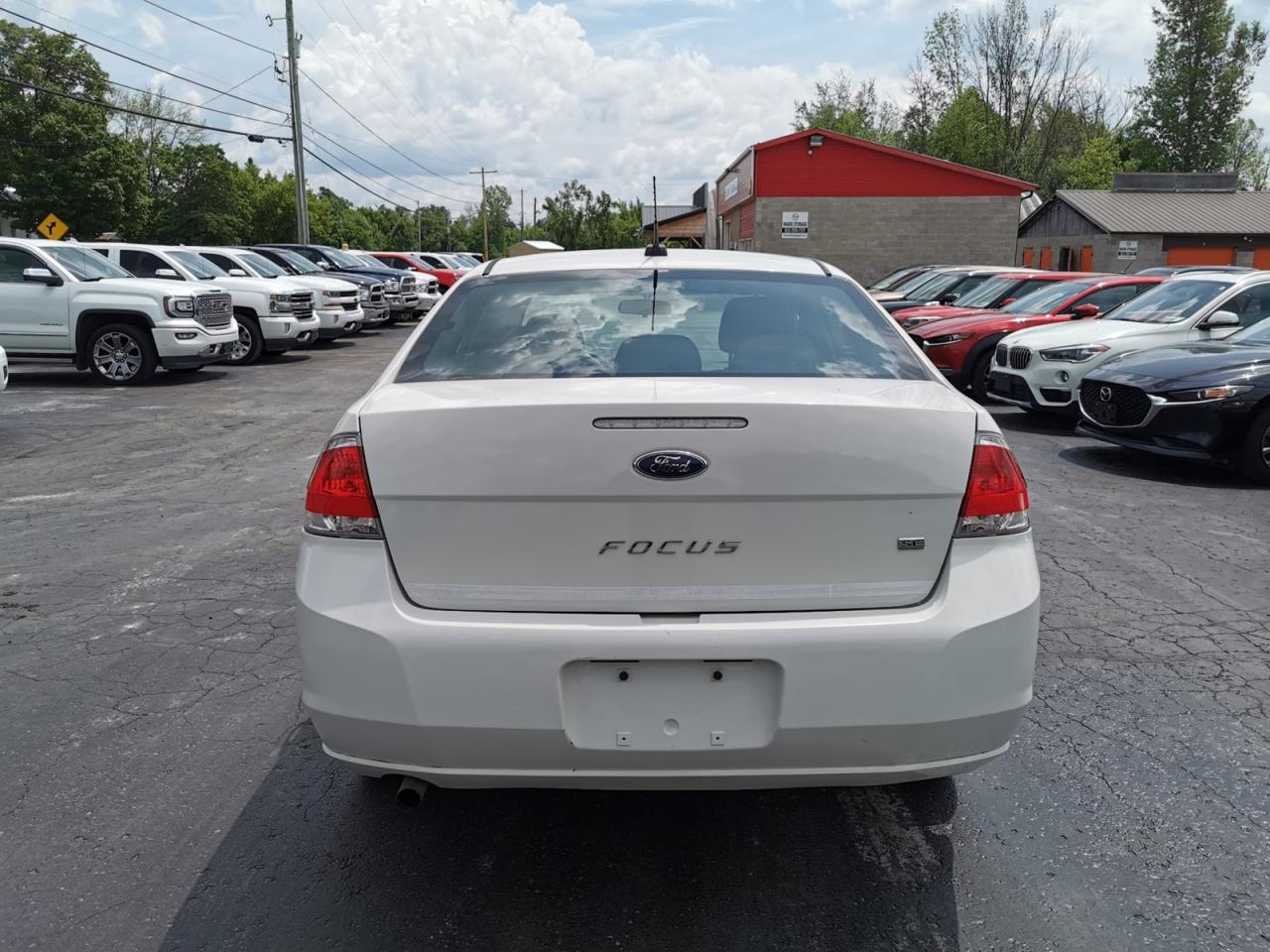 2011 Ford Focus SE - Photo #4