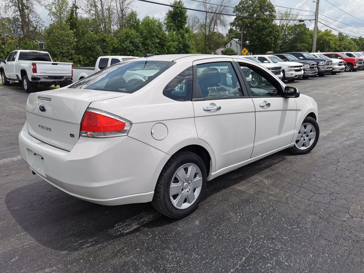2011 Ford Focus SE - Photo #5