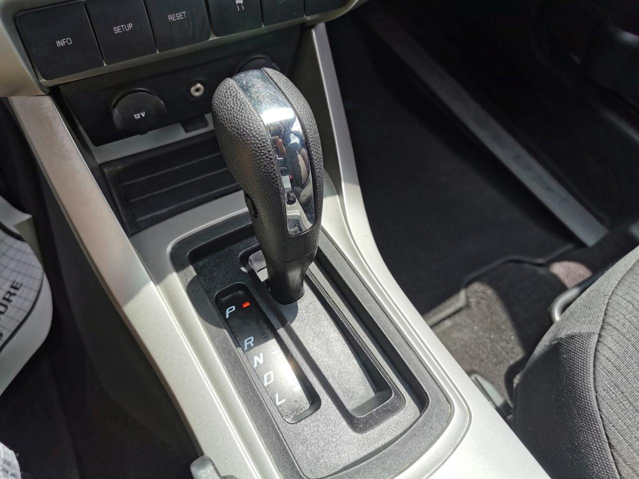 2011 Ford Focus SE - Photo #24