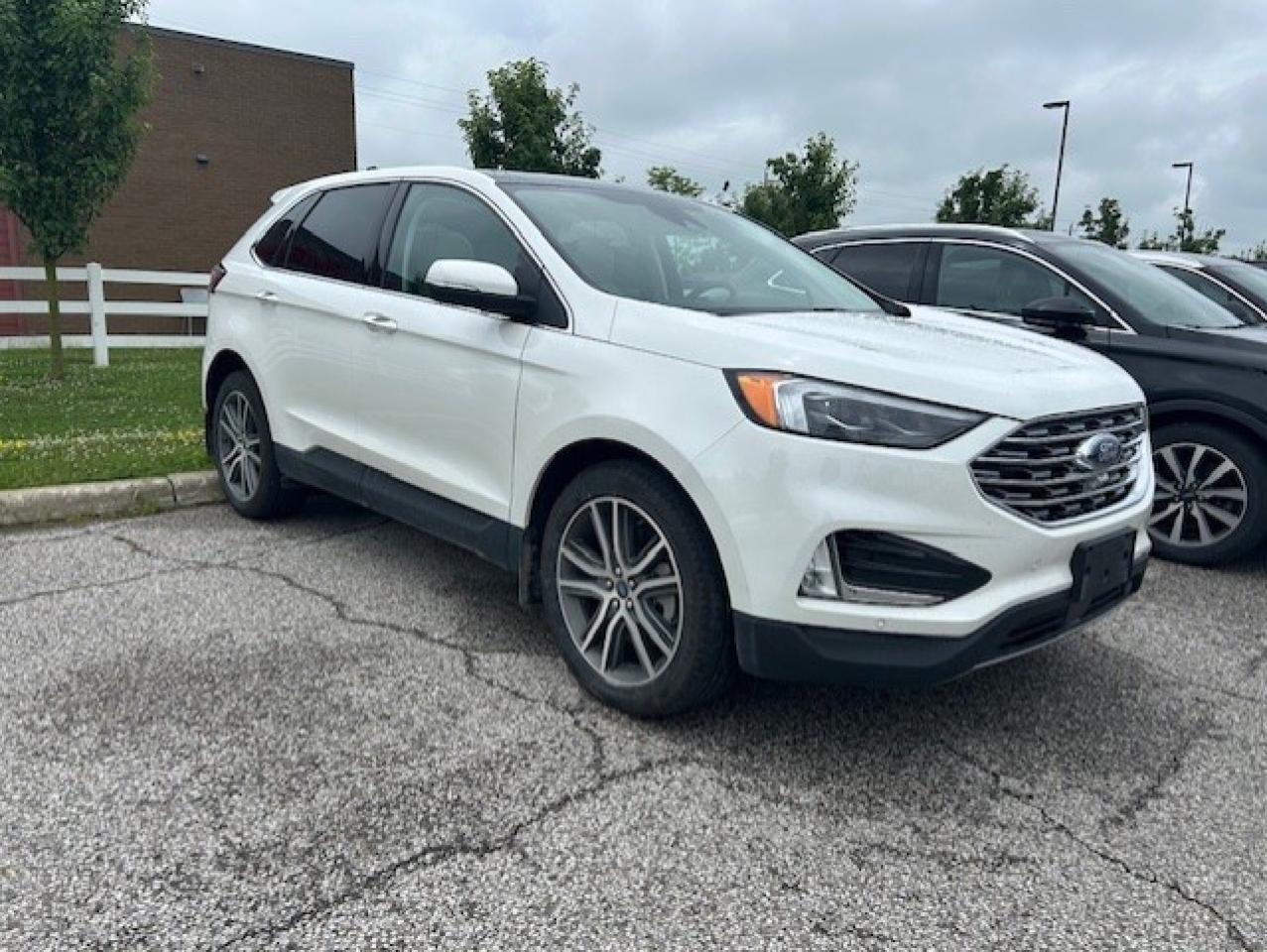 Used 2022 Ford Edge Titanium AWD for sale in Watford, ON