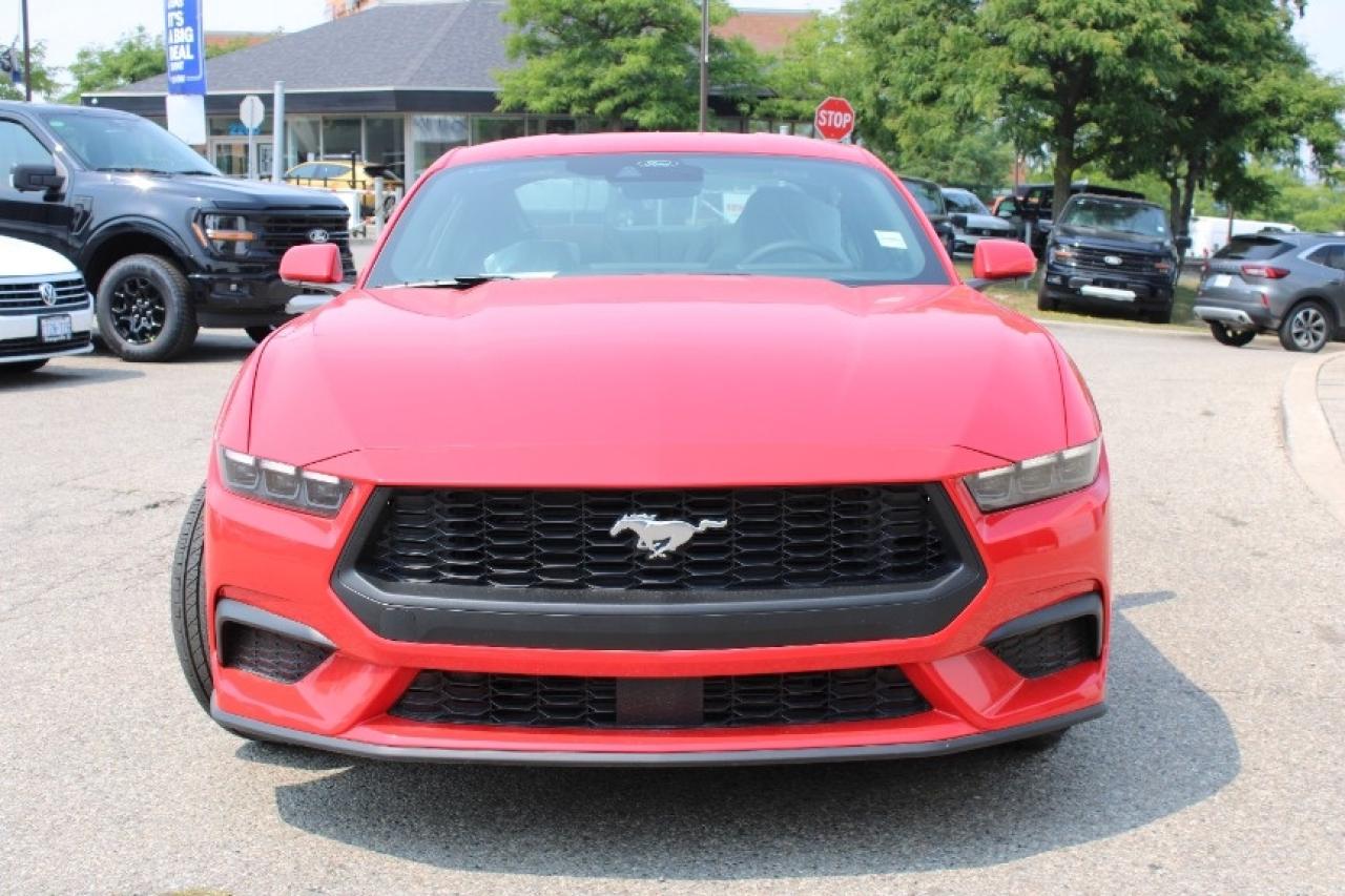 2025 Ford Mustang EcoBoost Fastback Photo3