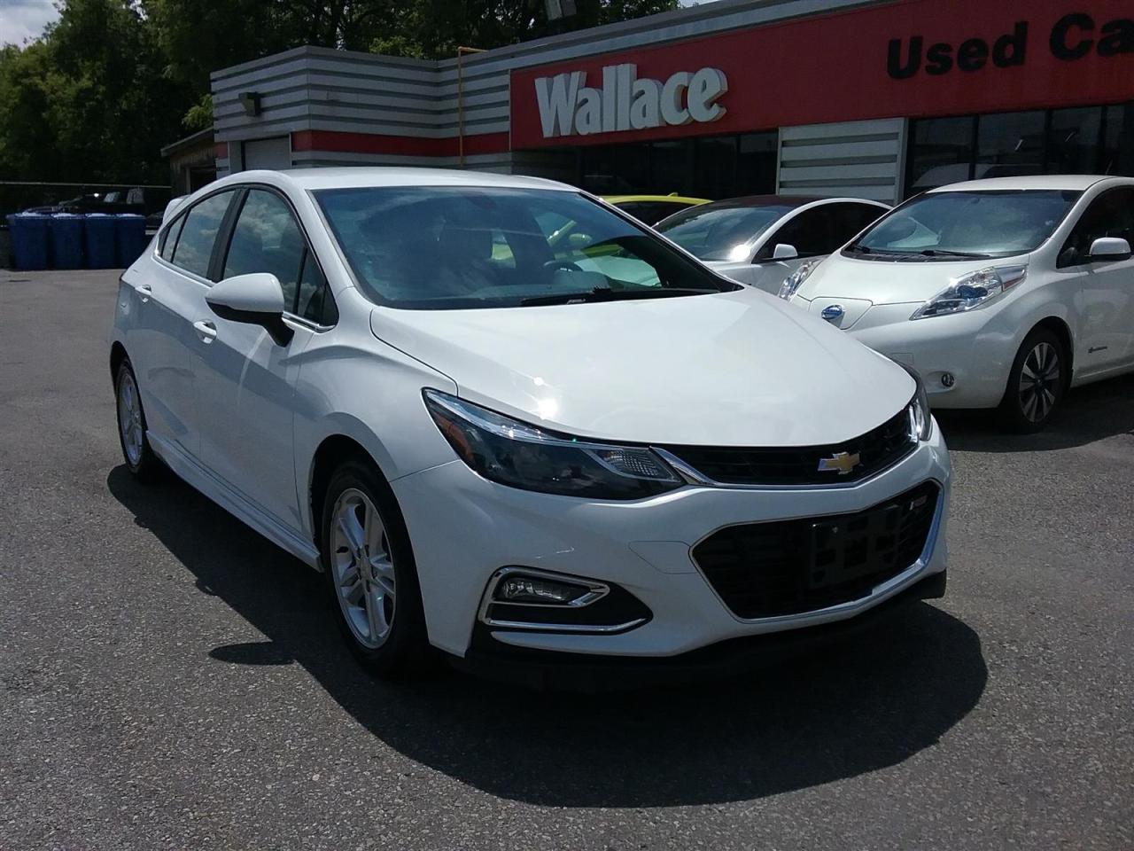 Used 2017 Chevrolet Cruze LT | Auto | Hatchback for sale in Ottawa, ON