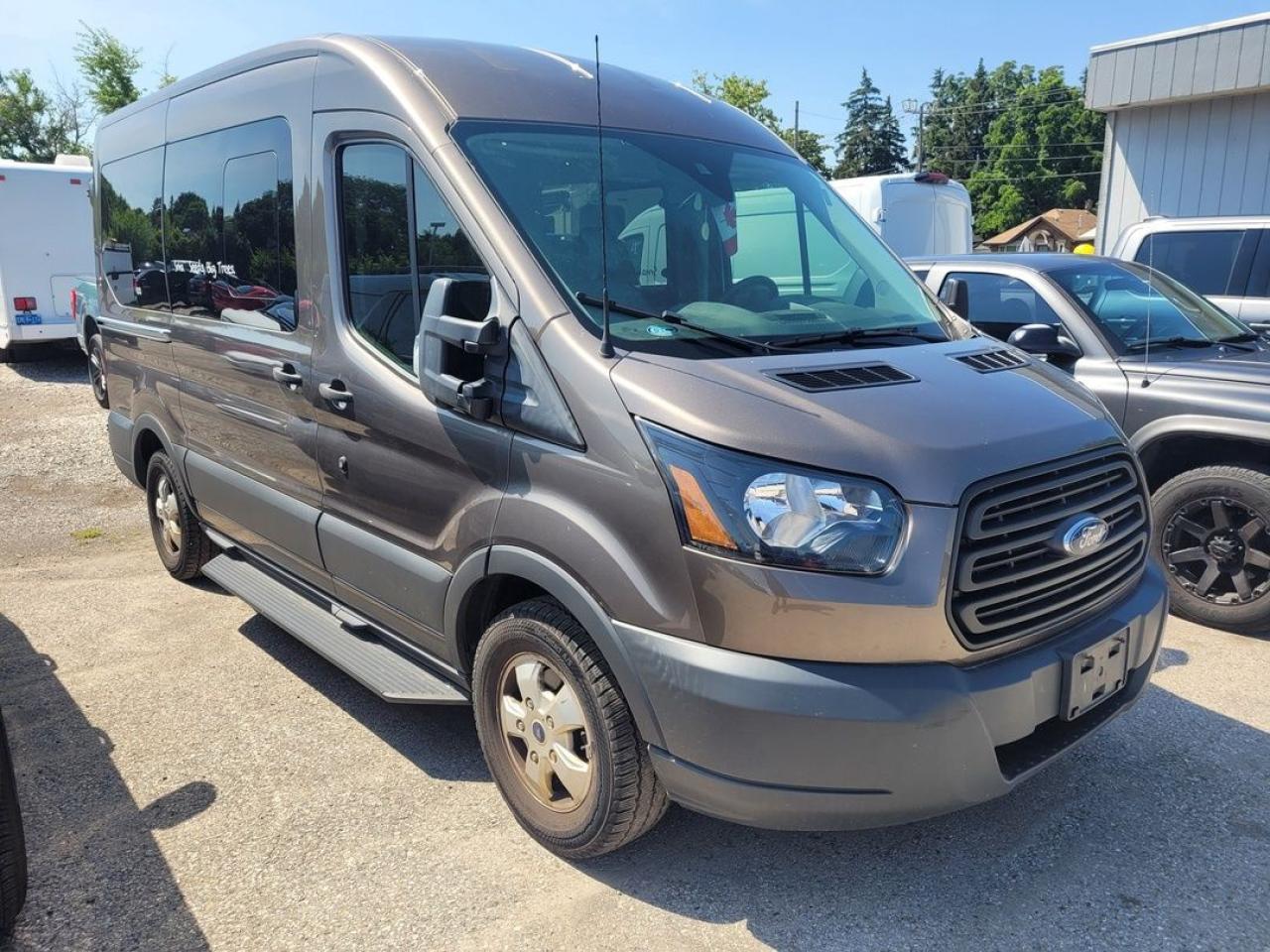 2018 Ford Transit T-150 XL Photo4