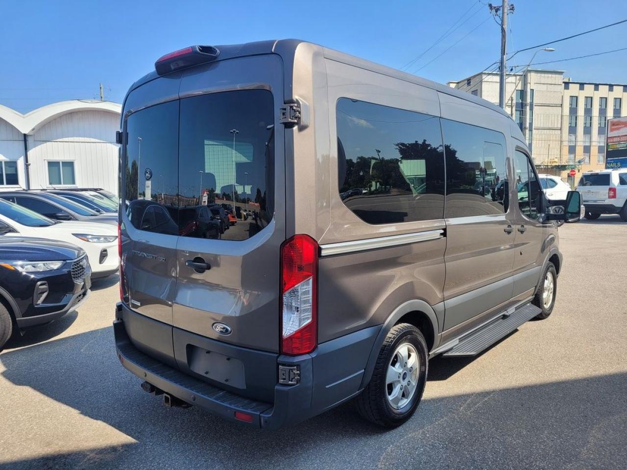 2018 Ford Transit T-150 XL Photo5