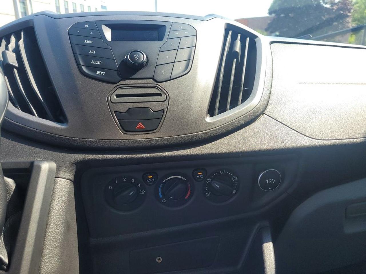 2018 Ford Transit T-150 XL Photo13
