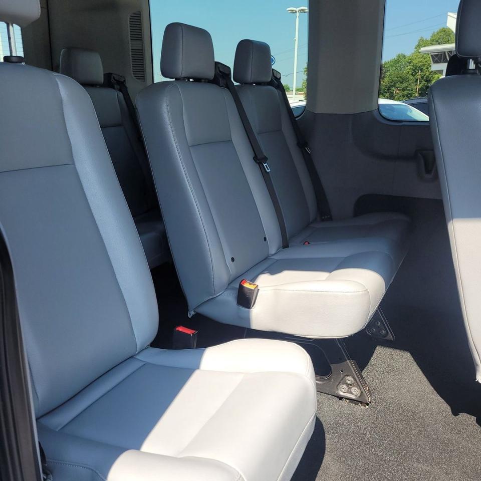 2018 Ford Transit T-150 XL Photo16