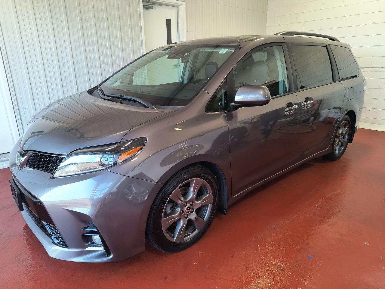 Used 2020 Toyota Sienna SE for sale in Pembroke, ON