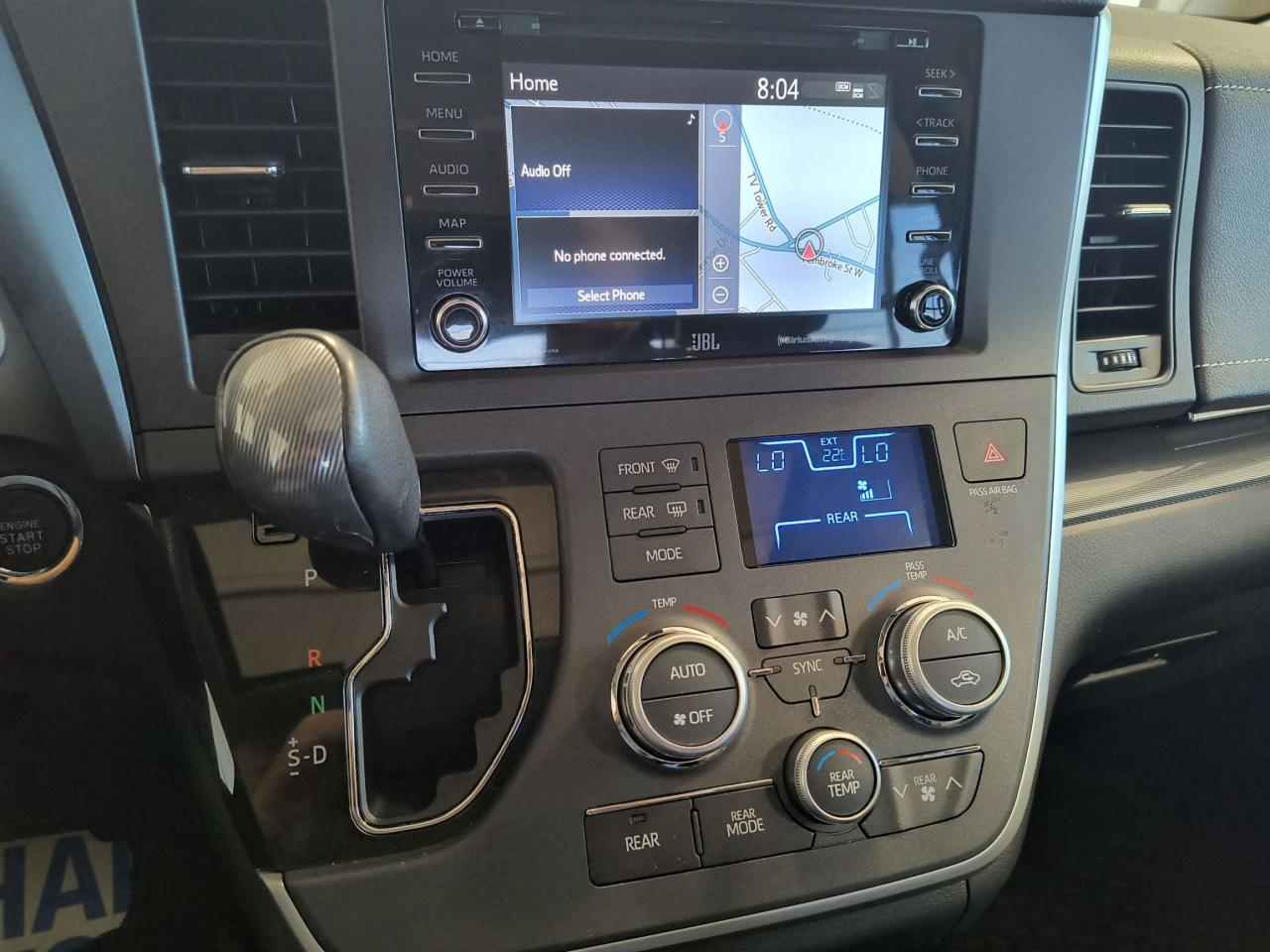 2020 Toyota Sienna SE Photo