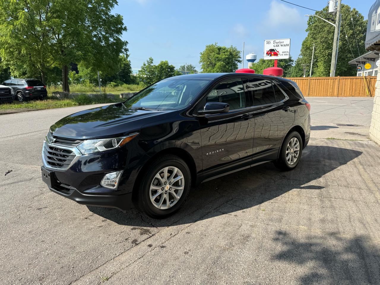 2020 Chevrolet Equinox LT Photo2