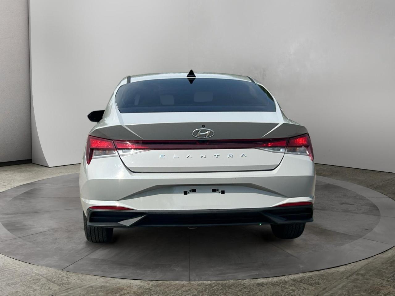 2021 Hyundai Elantra Preferred Photo