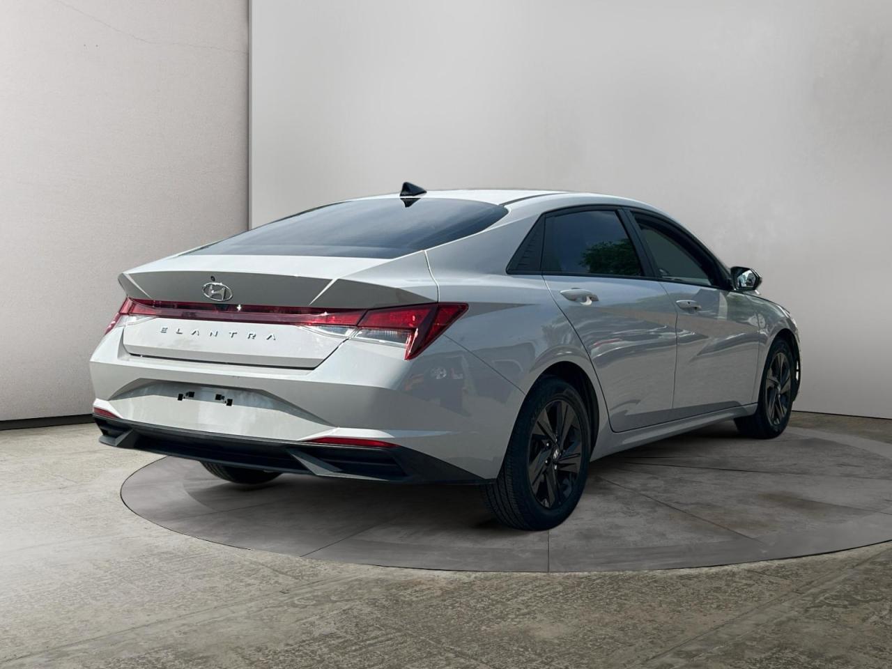 2021 Hyundai Elantra Preferred Photo