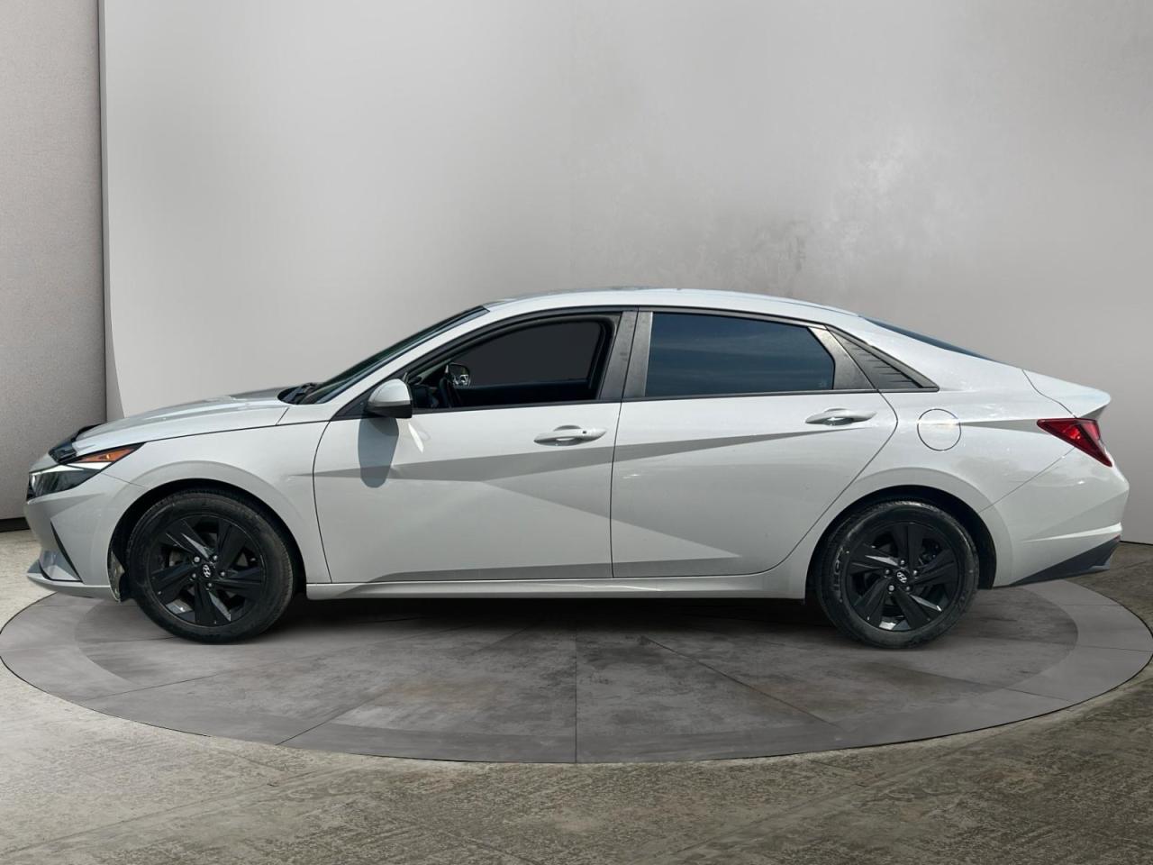 2021 Hyundai Elantra Preferred Photo