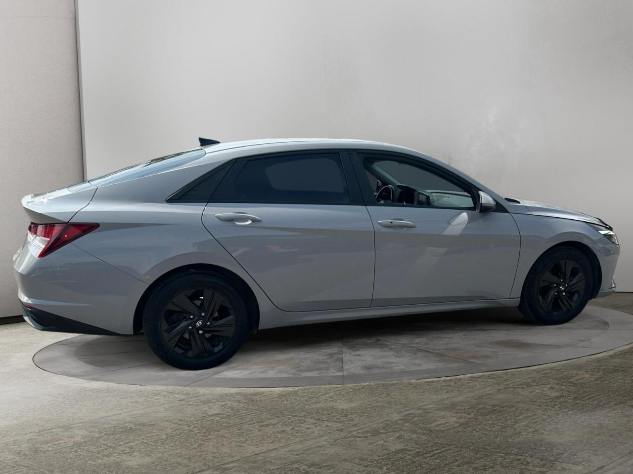 2021 Hyundai Elantra Preferred Photo