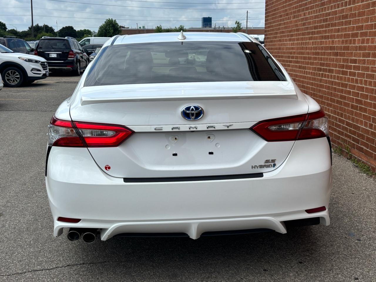 2018 Toyota Camry Hybrid SE Auto Photo4