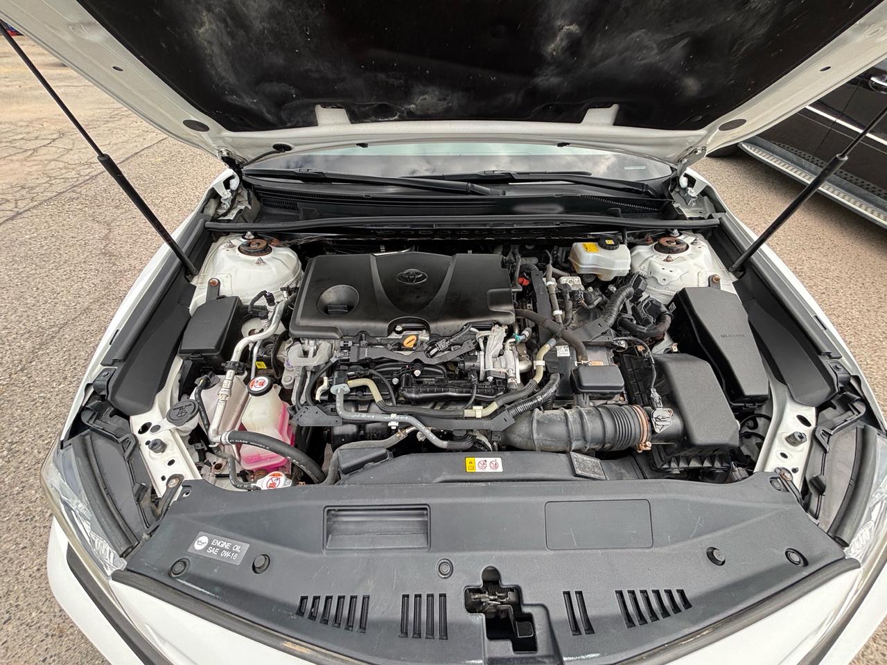 2018 Toyota Camry Hybrid SE Auto Photo