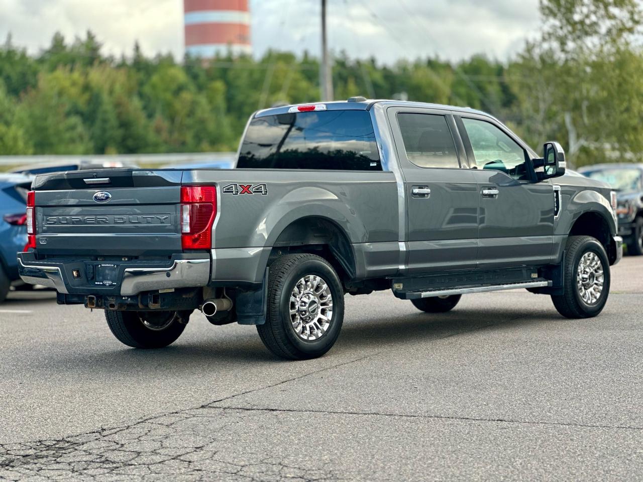 2021 Ford F-250 XLT 4X4 SUPERCREW W/ PREMIUM PACKAGE / SNOW & 5TH WHEEL PREP Photo5
