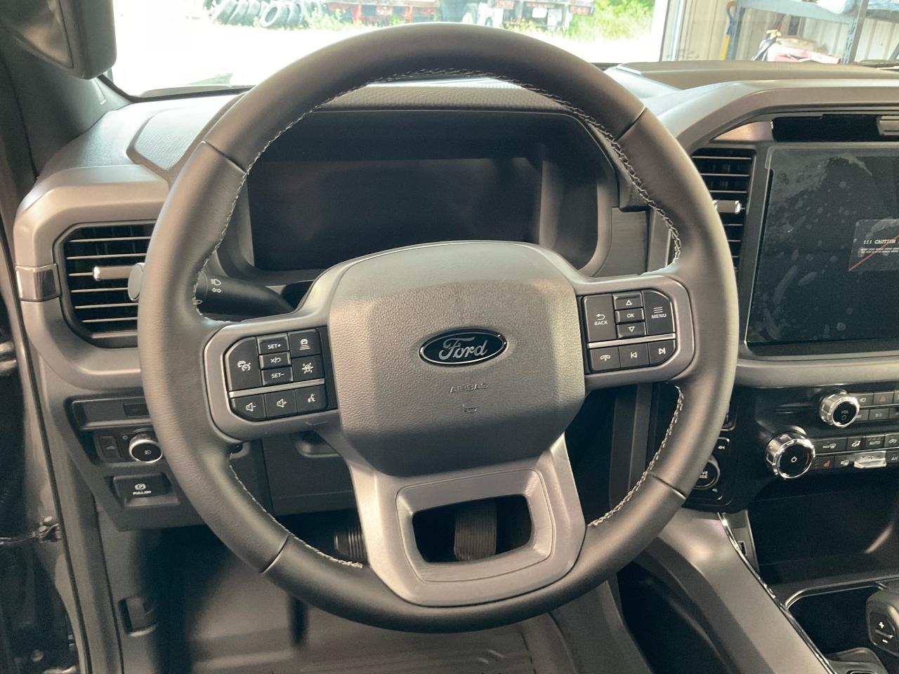 2025 Ford F-150 XLT Photo5
