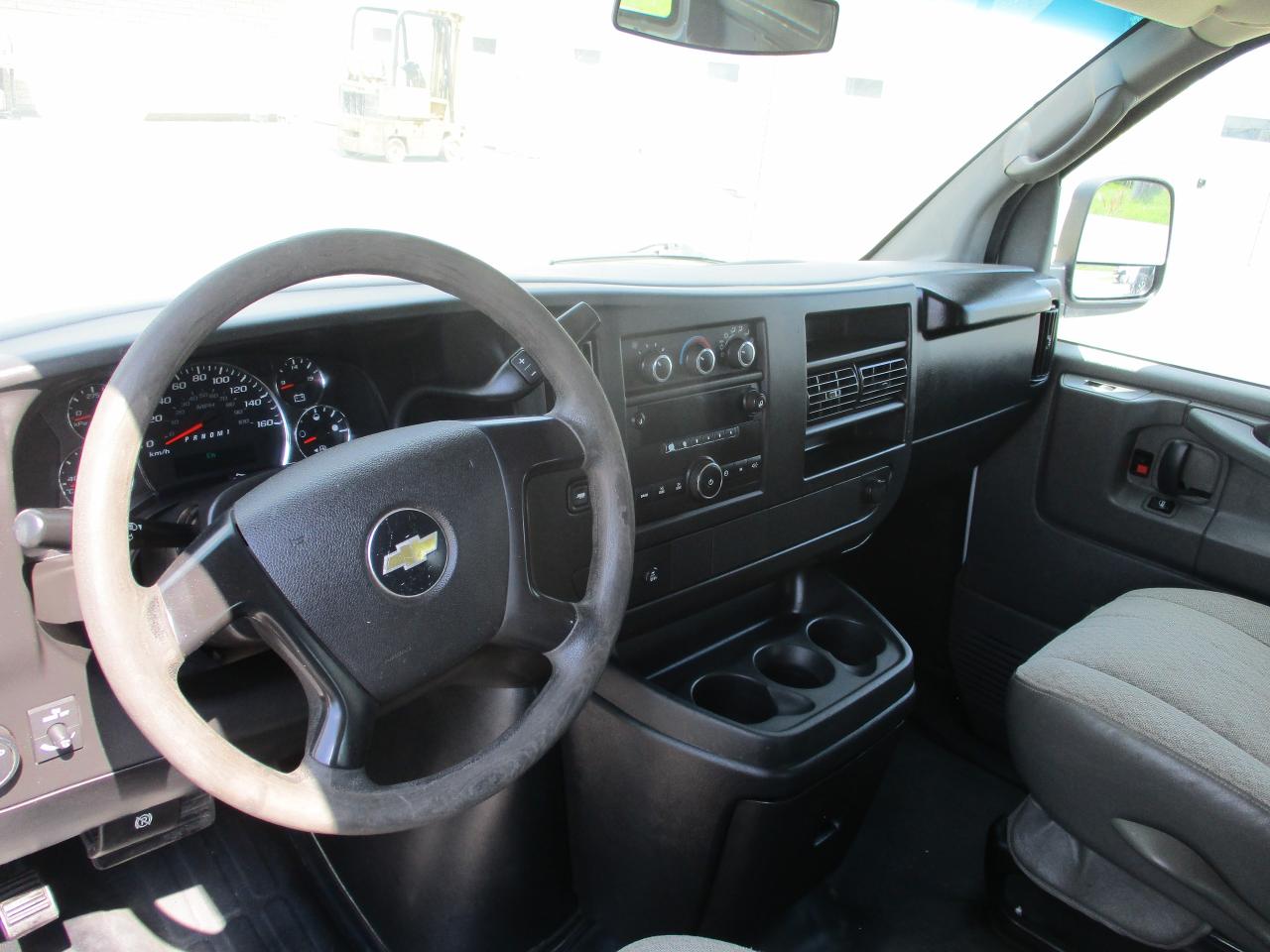 2014 Chevrolet Express Cargo Van  - Photo #9