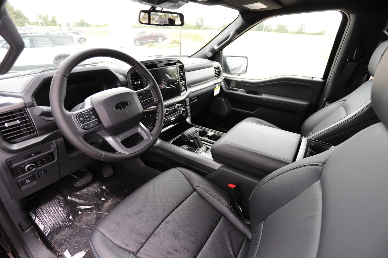 2025 Ford F-150 Lariat 4WD SuperCrew 5.5' Box Photo1