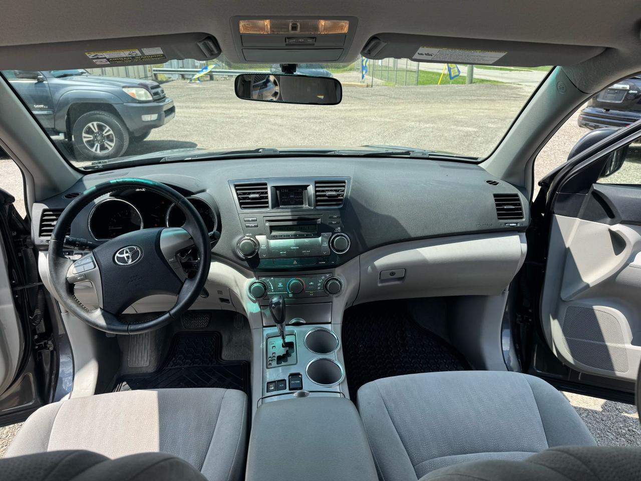 2008 Toyota Highlander SR5 - Photo #9