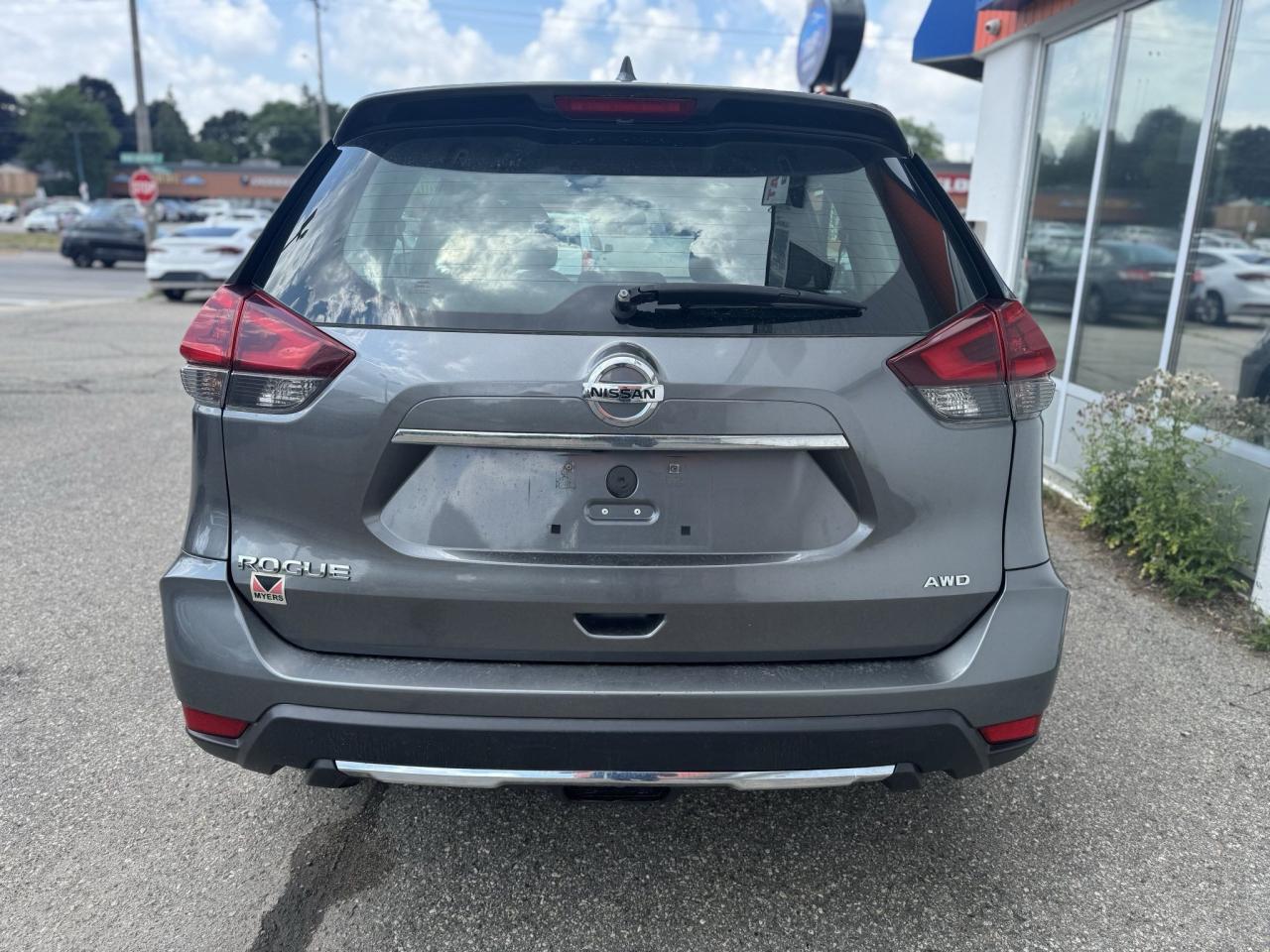 2018 Nissan Rogue S - Photo #3