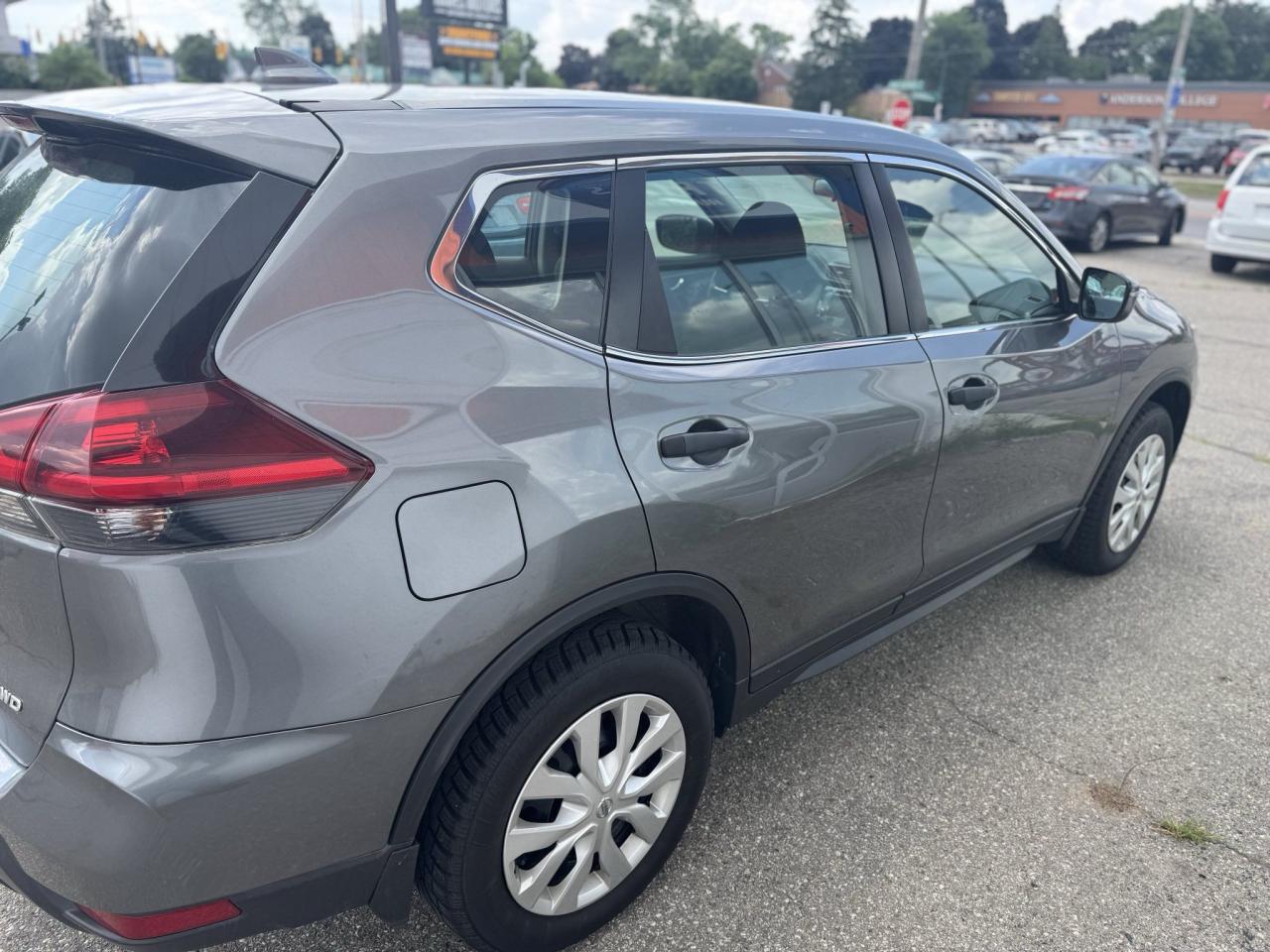 2018 Nissan Rogue S - Photo #4