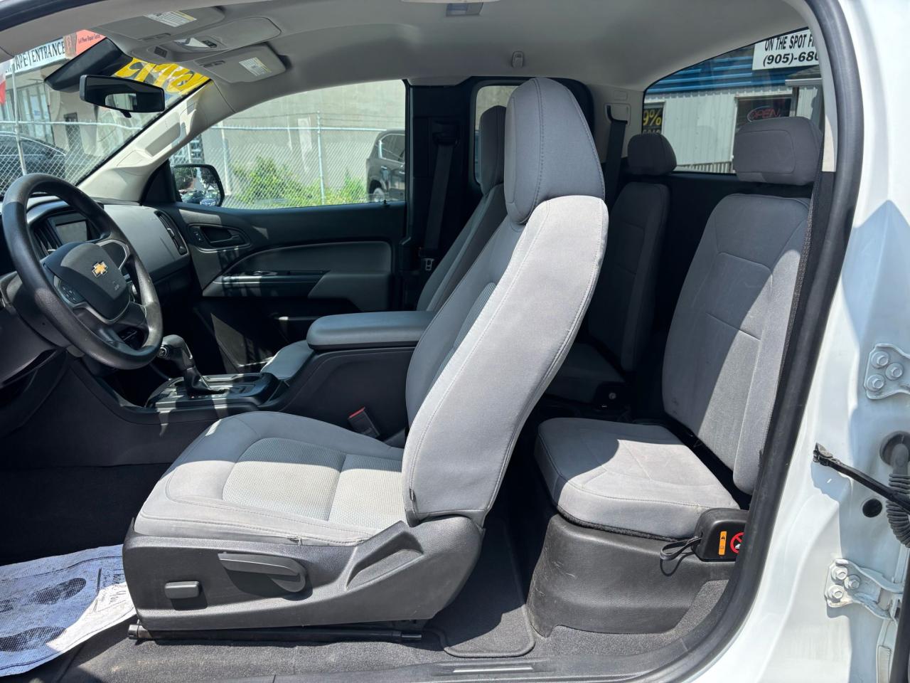 2020 Chevrolet Colorado 2WD, Ext. Cab. 4 Doors, Back-Up Camera,Park Assist