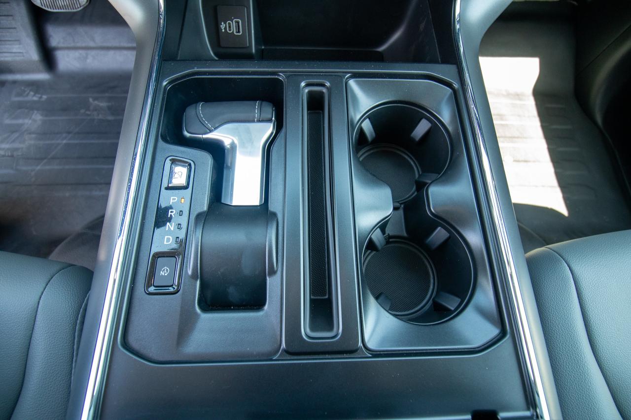 2025 Ford F-150 Lightning PRO 4WD SUPERCREW 5.5' BOX Photo5