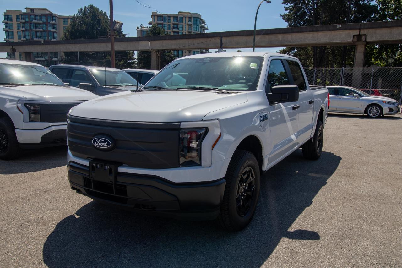 New 2025 Ford F-150 Lightning PRO 4WD SUPERCREW 5.5' BOX for sale in New Westminster, BC
