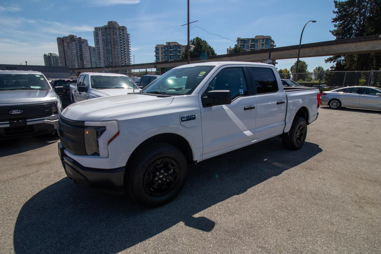 2025 Ford F-150 Lightning PRO 4WD SUPERCREW 5.5' BOX Photo