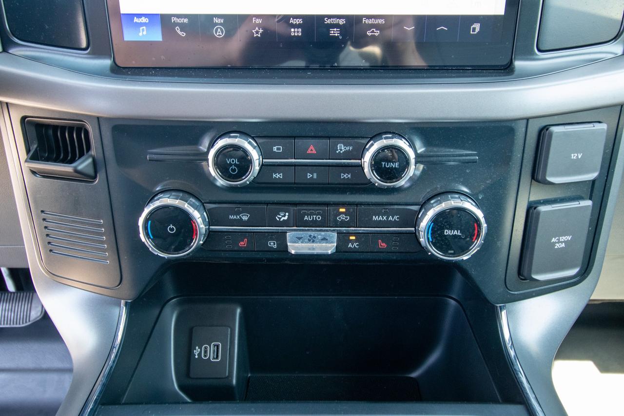 2025 Ford F-150 Lightning PRO 4WD SUPERCREW 5.5' BOX Photo5
