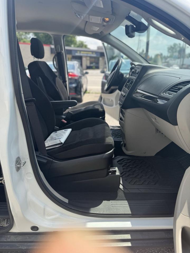 2018 Dodge Grand Caravan CANADA VALUE PACKAGE - Photo #12