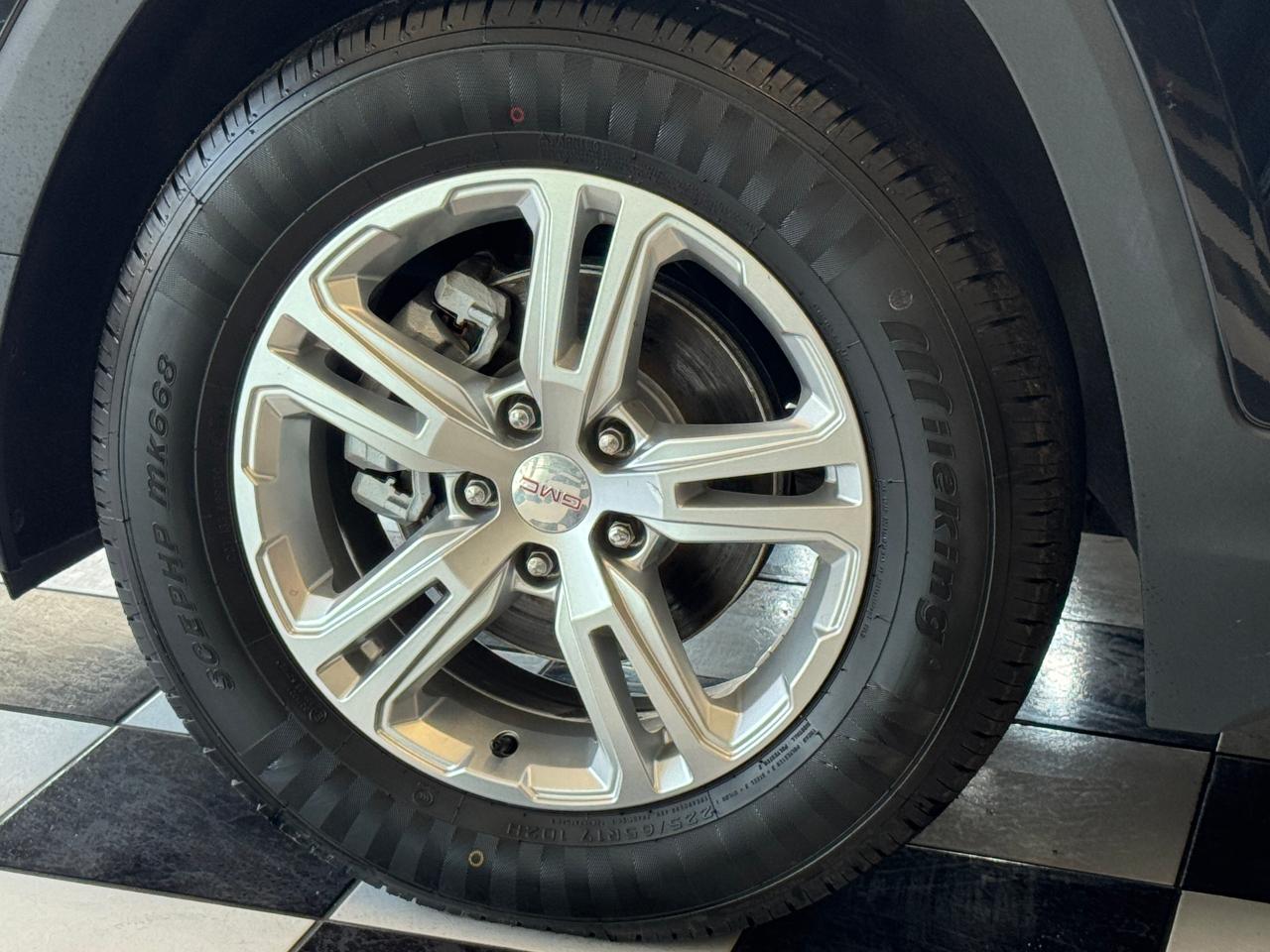 2018 GMC Terrain SLE AWD+New Tires+Remote Start+CLEAN CARFAX Photo115