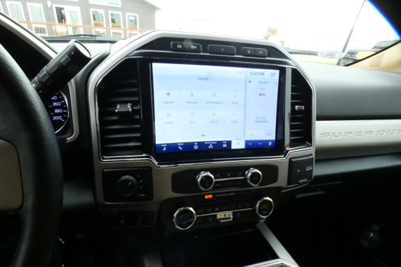 2022 Ford SUPER DUTY F-350 DRW LARIAT 6.7L P/S DSL w/H&C L, NAV, BUC - Photo #15