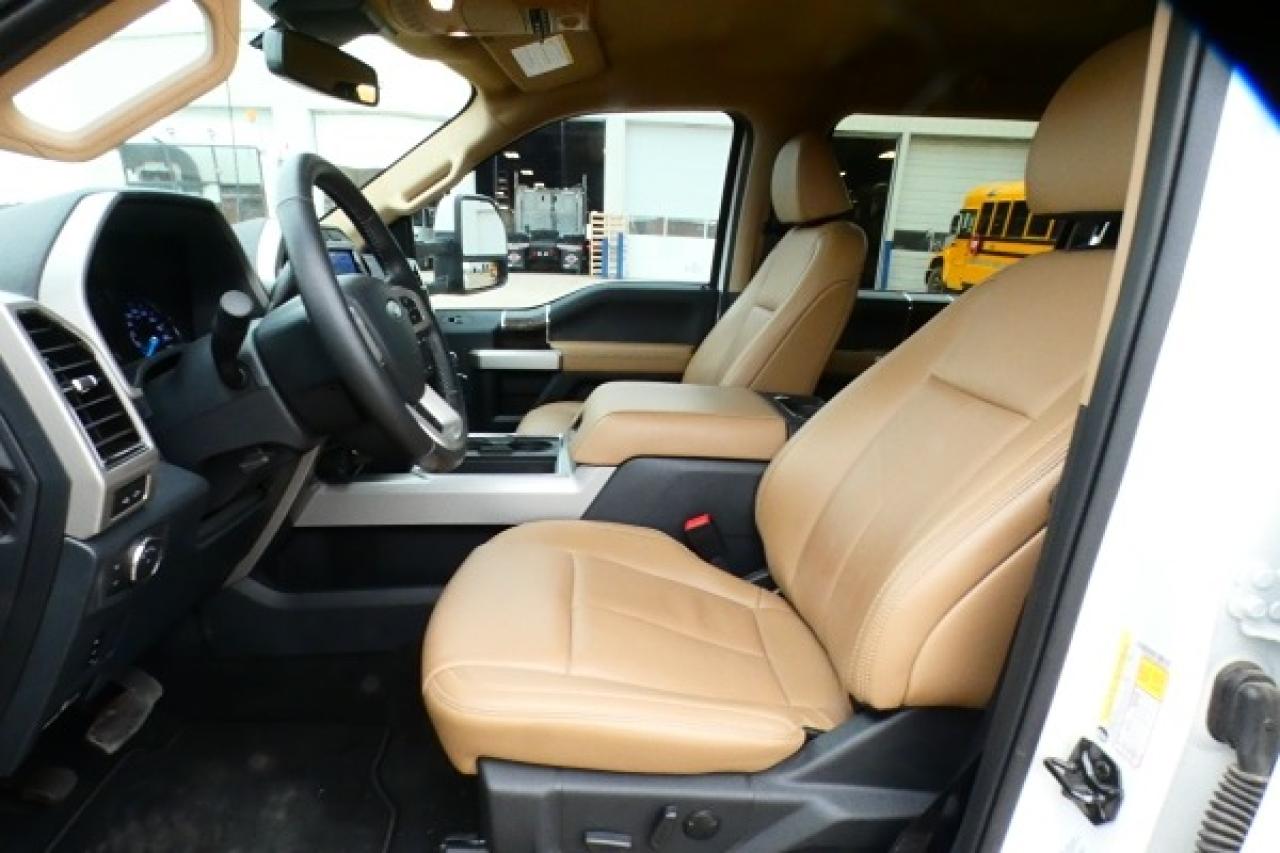 2022 Ford SUPER DUTY F-350 DRW LARIAT 6.7L P/S DSL w/H&C L, NAV, BUC - Photo #10